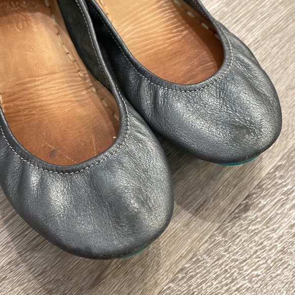 Tieks Metallic Pewter ballet flats size 7 - Picture 2 of 10